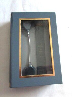 OSCAR WILDE Reading Set Leatherette Bookmark & LED Light by Oliver Smith & Co.